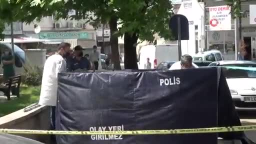 Bursa'da kimsesiz adam kaldırımda ölü bulundu