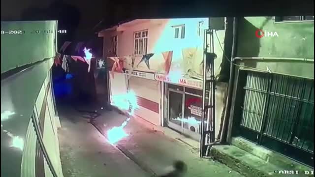 AK Parti ilçe binasına molotoflu saldırı