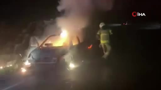 Bursa'da seyir halindeki otomobil yandı