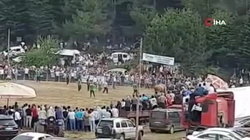 Bursa'da düzenlenen boğa güreşleri İspanya arenalarını aratmadı