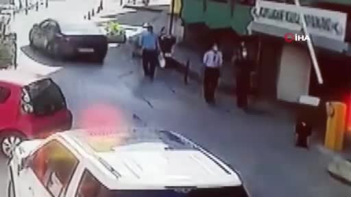 Bursa'da dengesini kaybeden adamın 3. kattan düşme anı kamerada