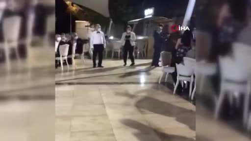 Kılıçdaroğlu'nun katıldığı düğünde kameraman havuza düştü