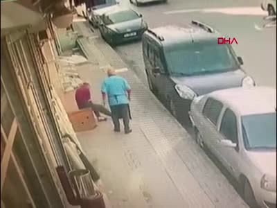 İstanbul Gaziosmanpaşa'da ağabeyini sokak ortasında vurdu!