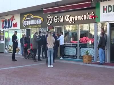 Bursa'da kuyumcu soygununda sahte altınları bile aldılar