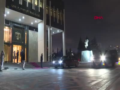 Hulusi Akar: Teröristlerin inleri başlarına yıkıldı