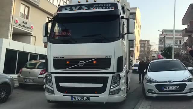 Muş İl-Der ve İHH Bursa'dan Suriye'ye 346 bin TL'lik yardım tırı