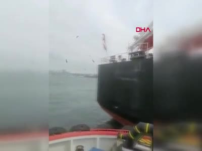 İstanbul Haydarpaşa'da gemi karaya oturdu