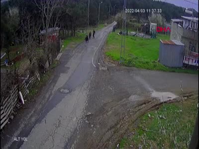 Annesini benzin döküp yakmak istedi!