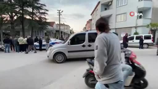 Bursa'da kendisini uyaran 2 kişiye kurşun yağdırdı