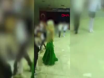 Bursa'da okulda düzenlenen dansözlü etkinlikte müdür görevden uzaklaştırıldı