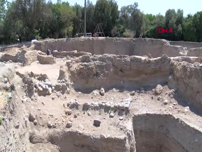 7 bin 800 yıllık kadın figürlü heykel bulundu