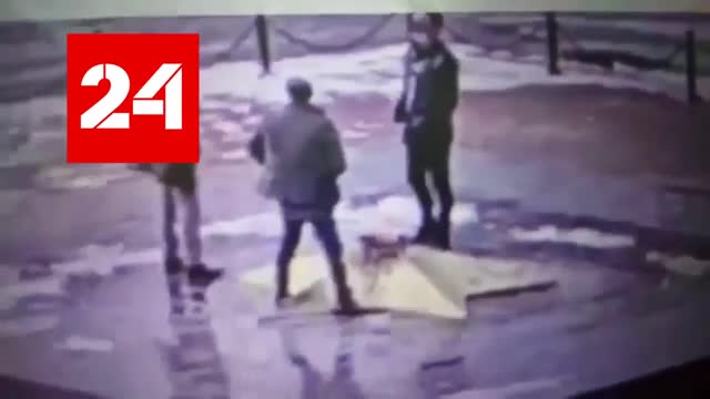 Rusya'da 'Sönmeyen Ateş' anıtına tuvaletini yapan 3 Türk tutuklandı