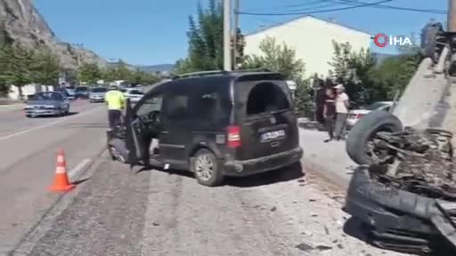 Tokat'ta iki araç çarpıştı: 7 kişi yaralandı
