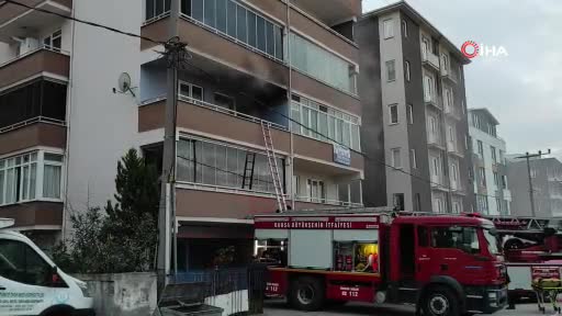 Bursa'da psikolojik rahatsızlığı olduğu iddia edilen kadın evini ateşe verdi