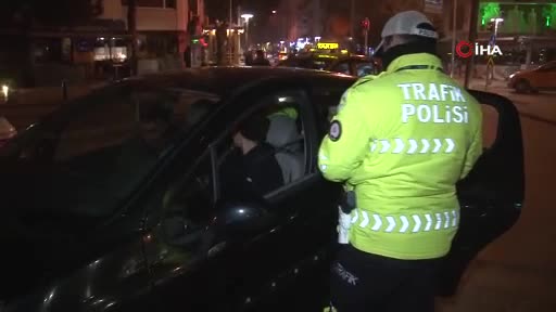 İzmir'de alkollü sürücü 2 defa ceza yedi