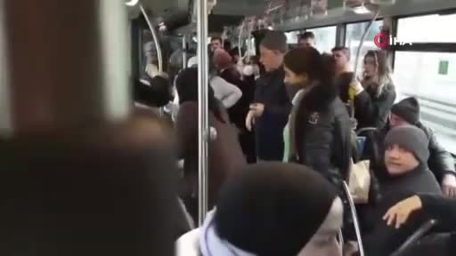 İstanbul'da metrobüste telefon hırsızlığı kavgası