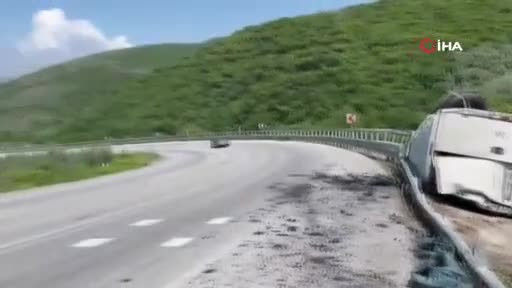Bursa'da kamyonet virajı alamadı, 1 kişi yaralandı