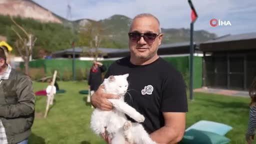Bursa'da Gürsu Hayvan Bakım ve Rehabilitasyon Merkezi ziyaretçi akınına uğruyor