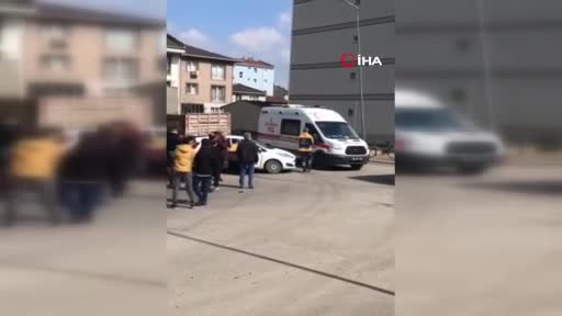 Bursa'da minibüs ile otomobil çarpıştı: 1'i bebek 4 yaralı