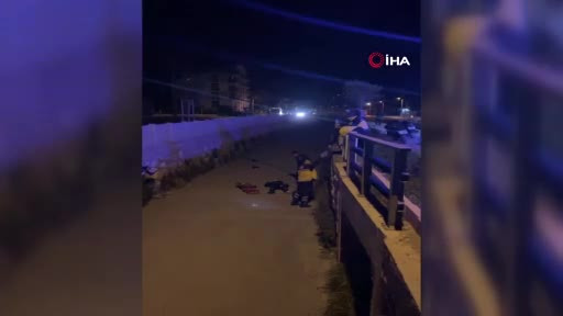 Burdur'da virajı alamayan motor sürücüsü dereye düştü