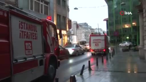 İstanbul'da otelde yangın paniği!