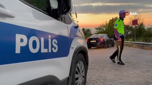 Bursa'da Zeyniler Yolu'nda kuralları ihmal edip alkol alanlara ceza yağdı!