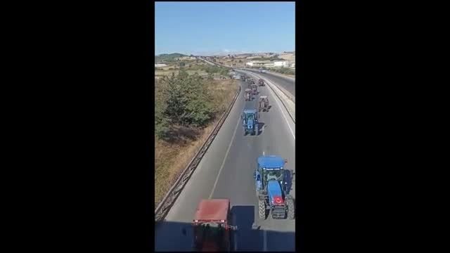 Bursalı çiftçiler eylem için İzmir Yolu'nda