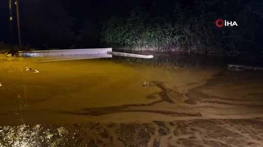 Çorum'da sağanak hayatı olumsuz etkiledi