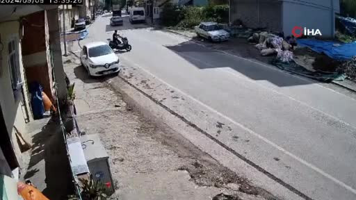 Ordu'da motosiklet sürücüsü araca çarpıp havada takla attı!