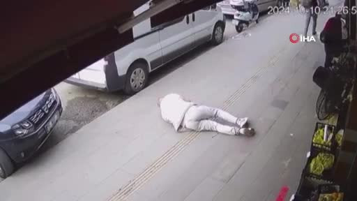 Sokak ortasında arkasından sinsice yaklaşıp böyle vurdu