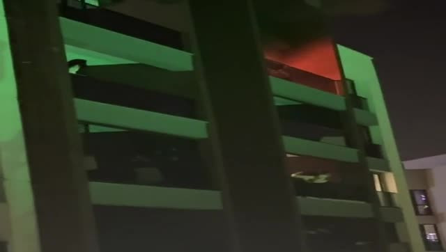 Bursada balkona havai fişek düştü