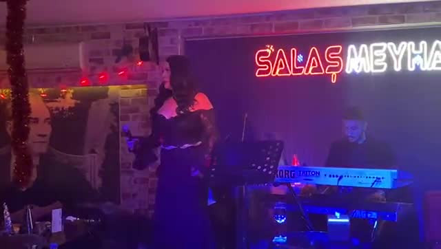 Bursa'da Salaş Meyhane'de 2025'e renkli merhaba