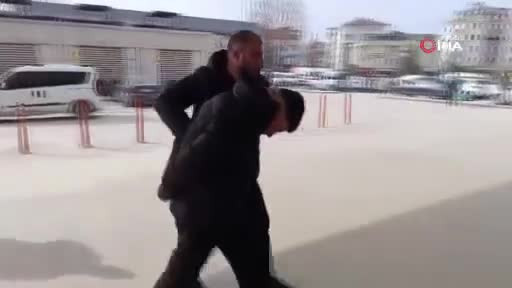 Bursa'da genci alıkoyarak annesinden para isteyen 3 şüpheli yakalandı