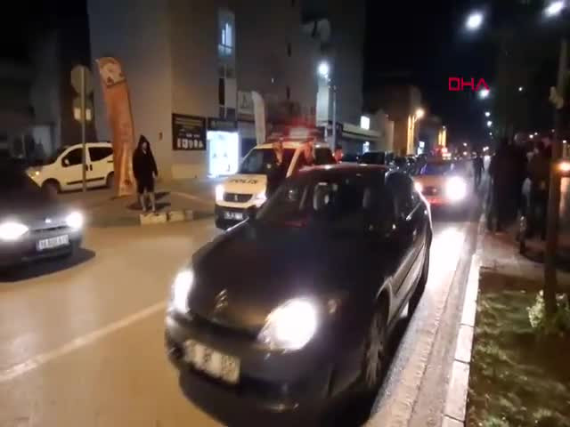 Bursa'da mahalle bekçisini bıçakladılar!