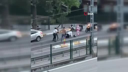Yol verme kavgası: Yumruklar, kask ve bıçak havada uçuştu