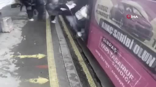 Metrobüs kazasının güvenlik kamerası görüntüsü ortaya çıktı