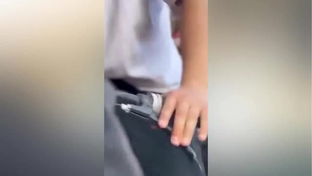 Böyle esnaf olmaz olsun! Yaptığı ahlaksızlık böyle görüntülendi...