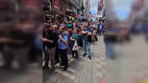 Bursa'da kuyruğun sonu görünmedi! Toplanan kalabalığın tek bir amacı var...