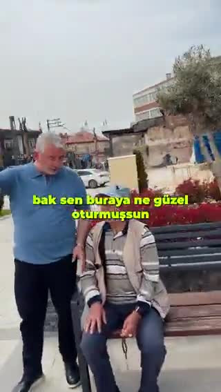 Kadınlar bankı sosyal medyayı ikiye böldü! "Şaka gibi"
