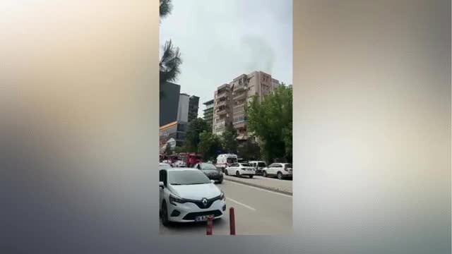 Bursa'da 7 katlı binada korkutan yangın!