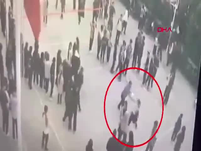 Bursa'da öğrencisini döven öğretmene verilen ceza belli oldu!