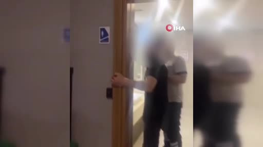 Kadınlar tuvaletinde tacizciye suçüstü! Söyledikleri 'yok artık' dedirtti!
