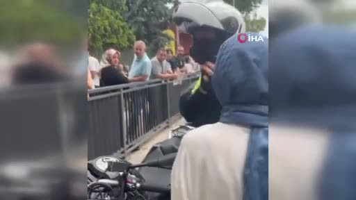 Okulları karıştırınca motosikletli polis okula böyle yetiştirdi
