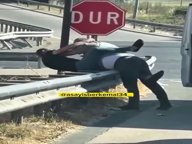 Bursa trafiğinde akılalmaz anlar! Ne olduysa ışıklarda oldu...