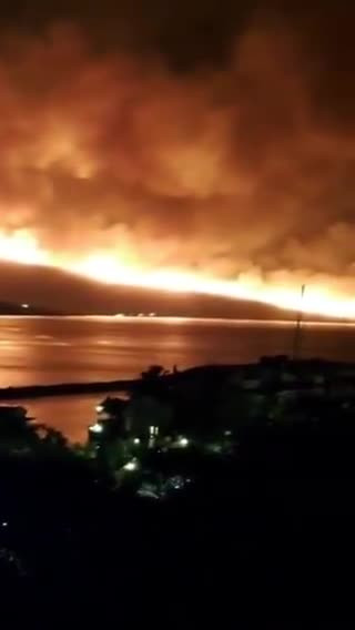 Tam bir felaket! Buca'da alevlerin arasında yaşam mücadelesi...