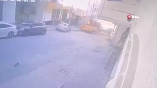 Kontrolden çıkan vinç dehşet saçtı