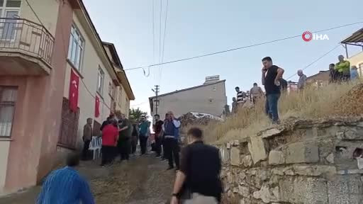 Şehit ateşi baba evine düştü!