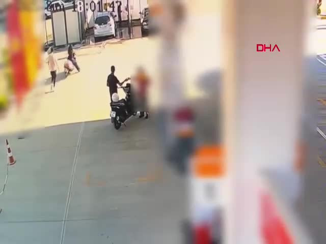 Bursa'da ehliyetsiz sürücü ortalığı birbirine kattı!