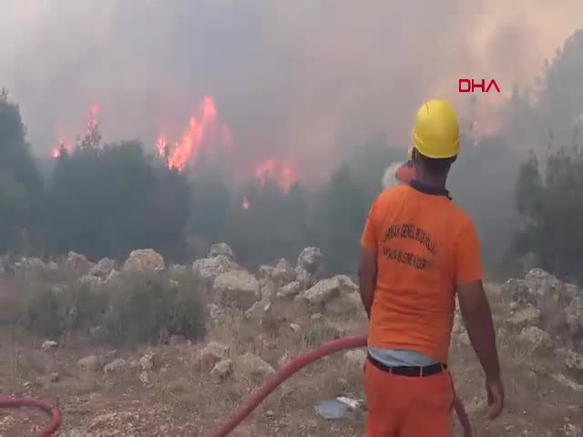 Bülent Ersoy alevlerin ortasında kaldı!