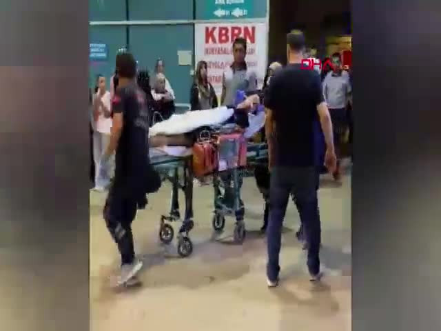 Bursa'da motosiklet ile bisiklet çarpıştı! Yaralılar var...